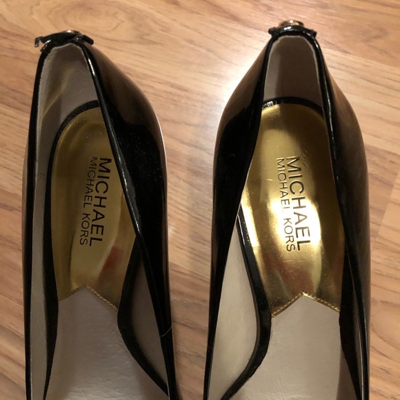 Shoes - Picture 4 of 5